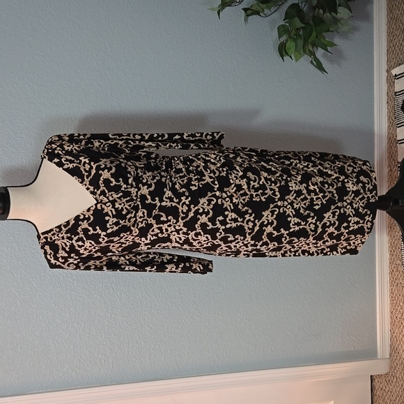 Lauren Ralph Lauren Dresses & Skirts - RALPH LAUREN Surplice V-Neck Ruched Faux Wrap Dress Black Cream Scroll Sz 10